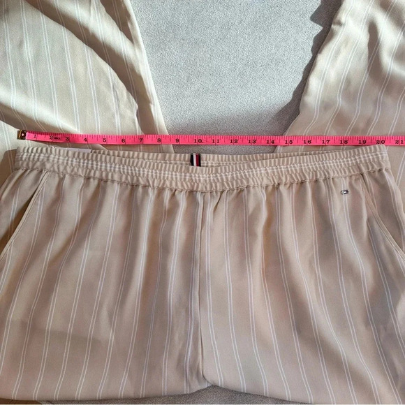Tommy Hilfiger pull on straight trousers. Size XXL. - Picture 9 of 10